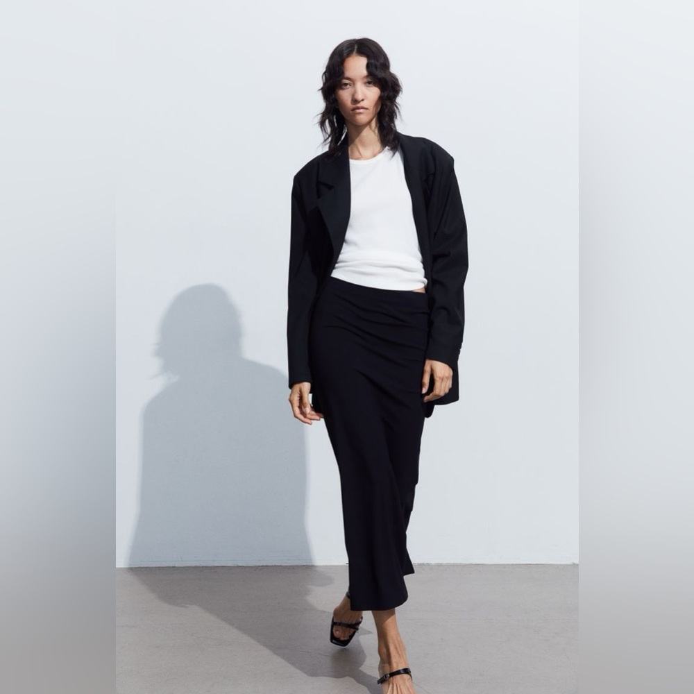 H&M black skirt